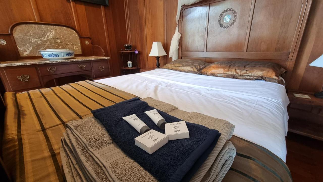 Oceania House Hotel Bantam Village Экстерьер фото